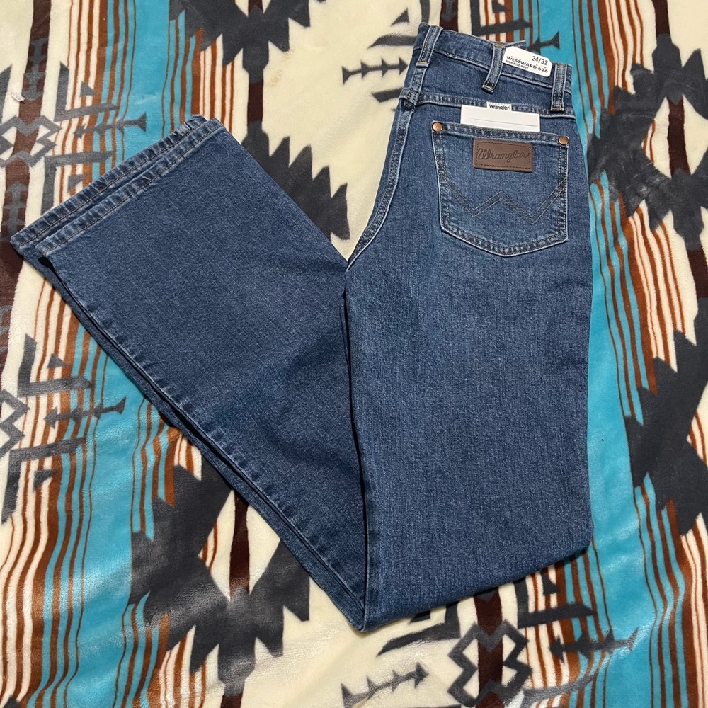NWT Women’s Wrangler Boot Cut Jeans